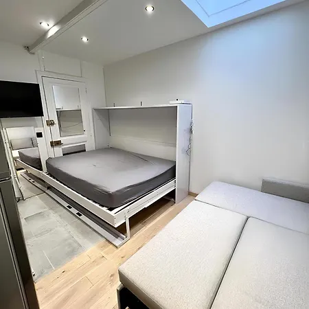 Flat Apartment Neuilly-sur-Seine