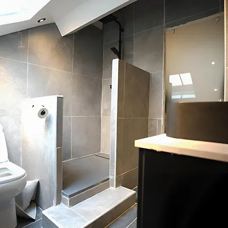 Flat Apartment *